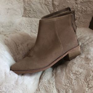 Chinese laundry tan boots!